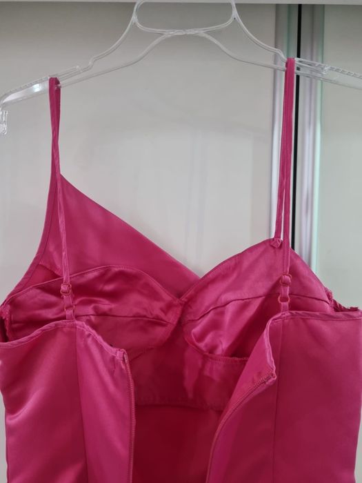 Sukienka różowa elegancka na ramiączka nowa missguided XS