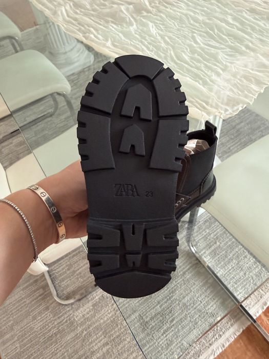 Черевики на дівчинку ZARA розмір 23