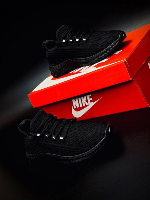 Кроссовки УНИСЕКС черные сеточка размер от 35 до 44 размера  Nike