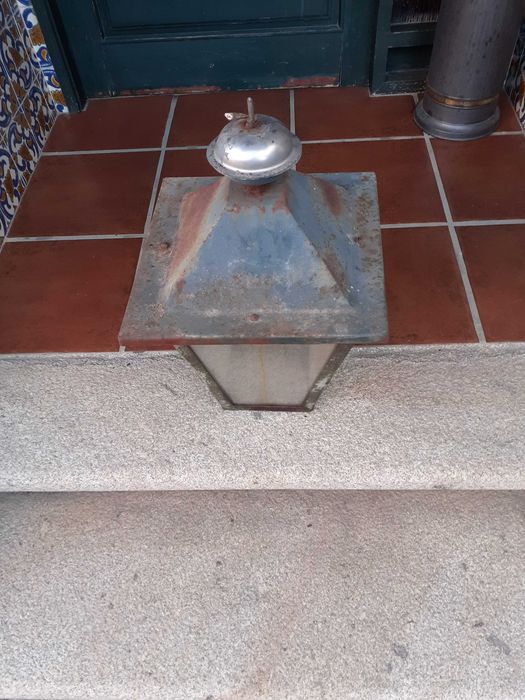 Candeeiro antigo para restauro