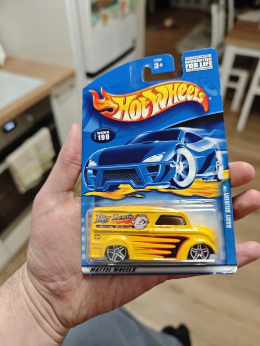Hot wheels dairy delivery rocznik 2009