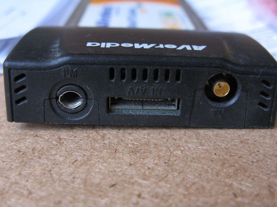 TV тюнер, карта видеозахвата PCMCIA AverTV Cardbus Plus