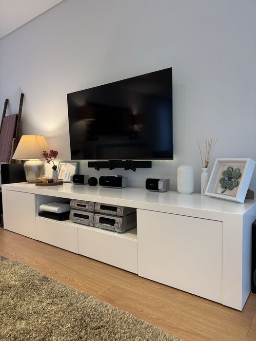 Movel TV lacado a branco