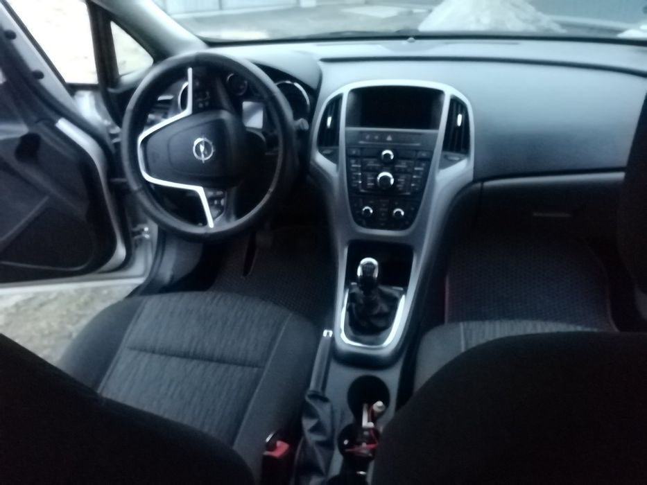 Opel Astra 2012 рік
