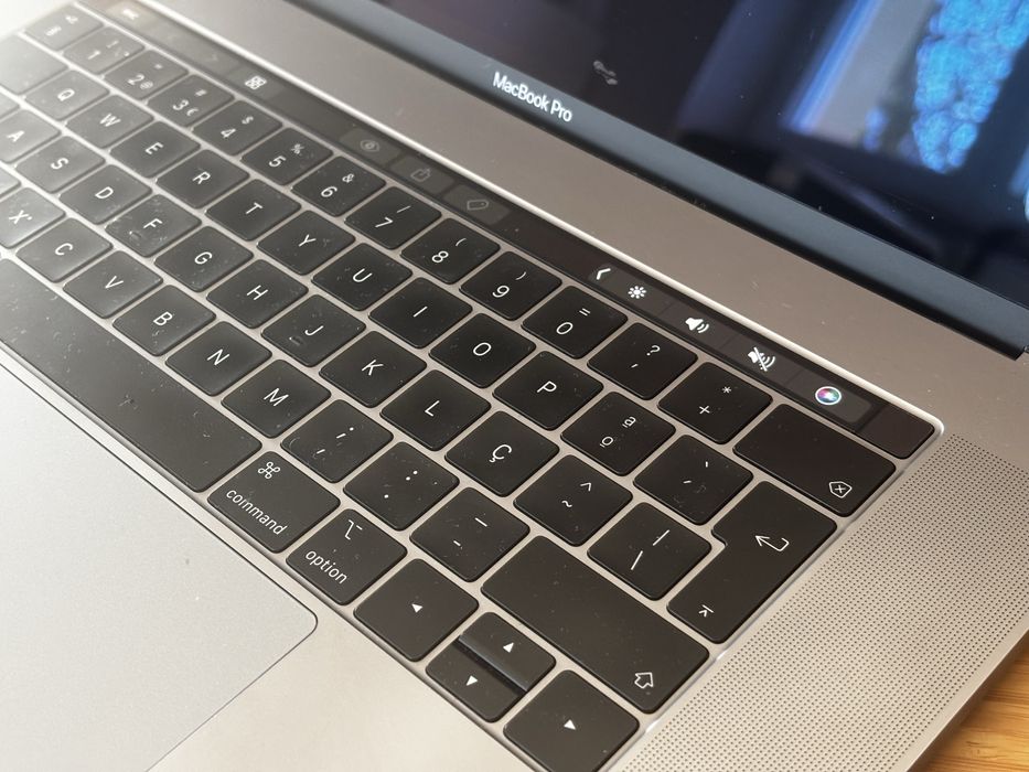 Macbook Pro 15’’ 2018 - só com ecran externo