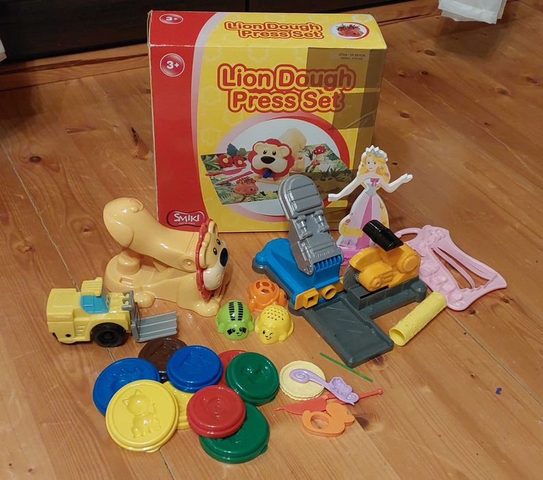 Zestaw do ciastoliny 'Lion Dough Press Set' + gratisy