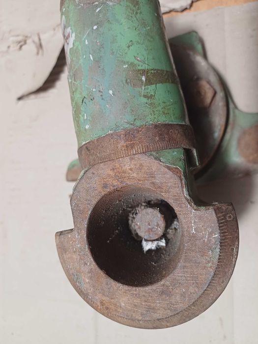 Пристрій для вимірювання різьбових кілець ИП-4М бабка заточного станка