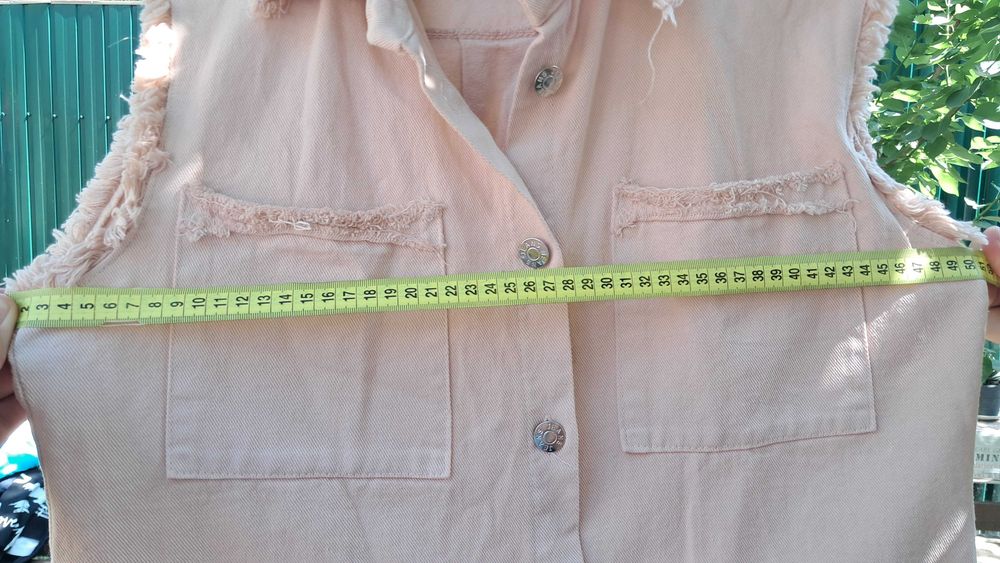 Джинсова жіноча жилетка