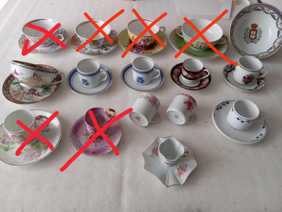 Diversas chávenas porcelana