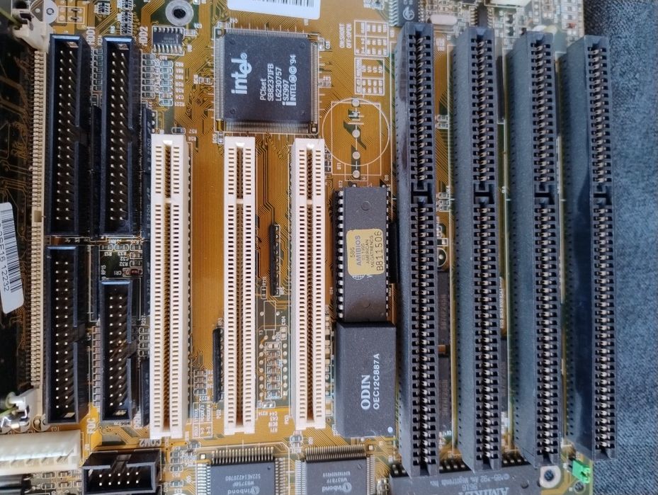 Płyta pod socket 7 (opis)