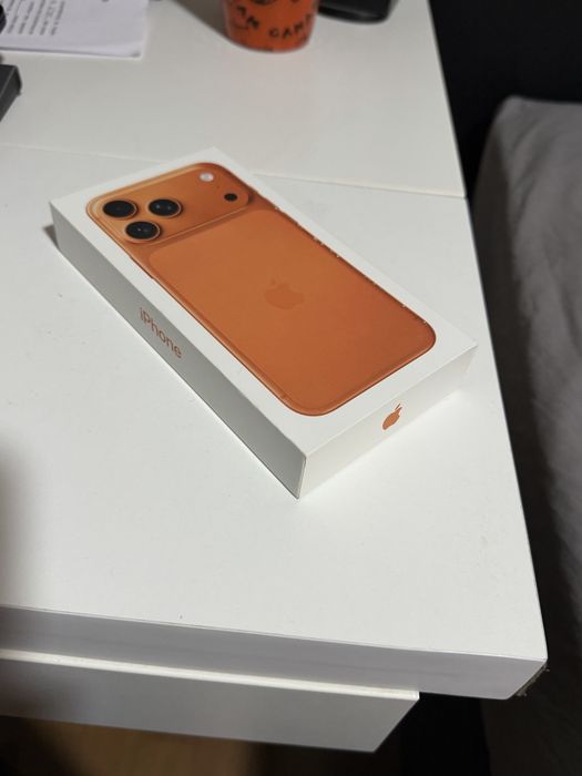 iPhone 17 Pro Max - Laranja