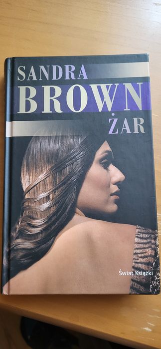 Sara Brown Żar Świat Książki