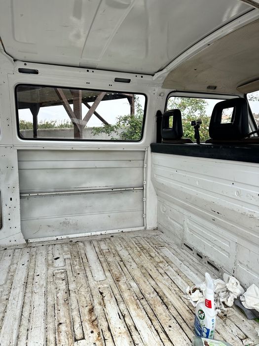 Van VW Volkswagen T5 Kombi Transporter