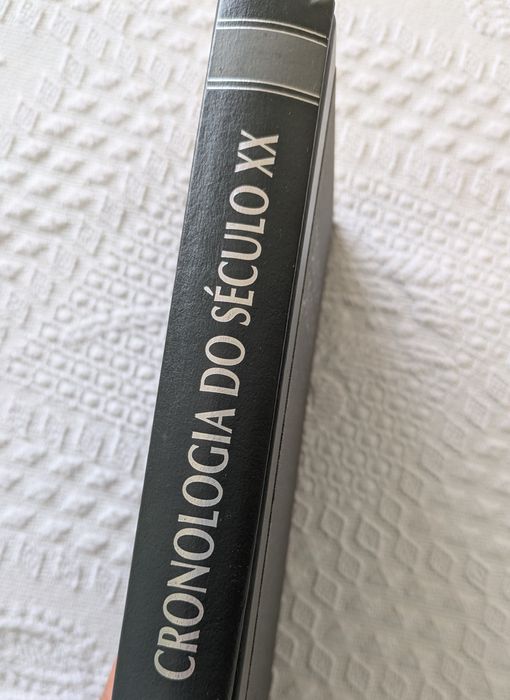 Livro 'cronologia do séc XX'