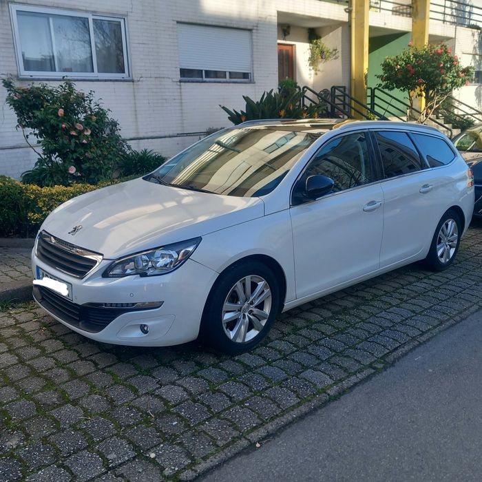 Pegeut 308 SW 2015 super económica