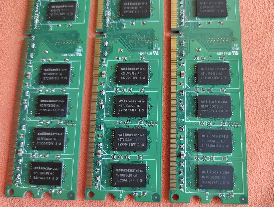 DDR2 6GB (3x2GB) Nanya 800MHz CL5 (®OC 1066MHz CL6 1.8v)
