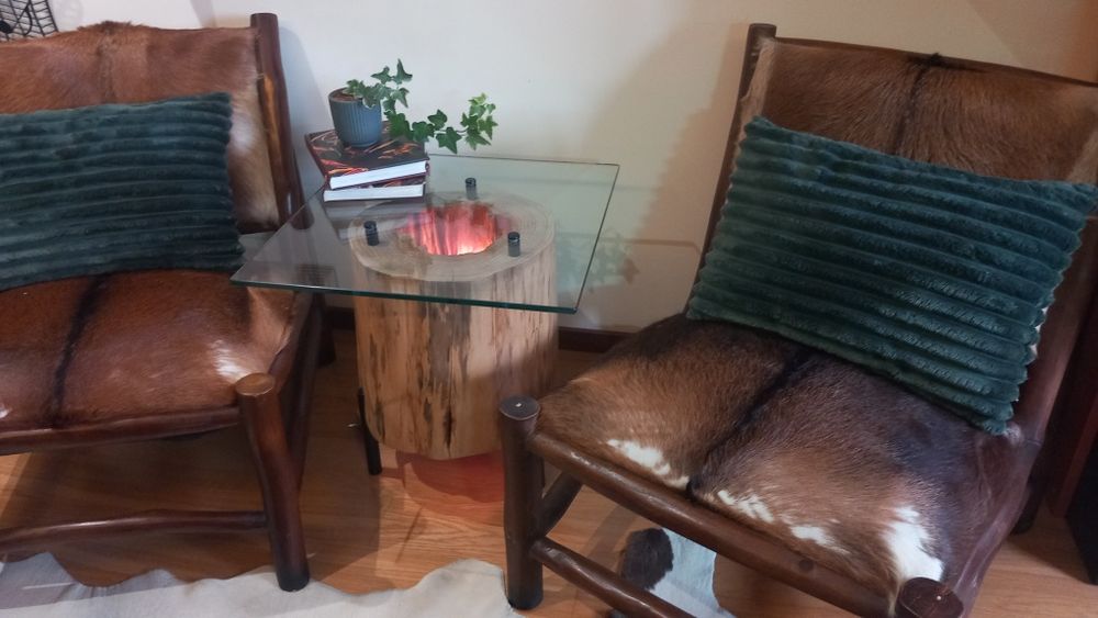 Mesa de Centro em Tronco Maciço com Vidro Temperado | Peça Artesanal Única