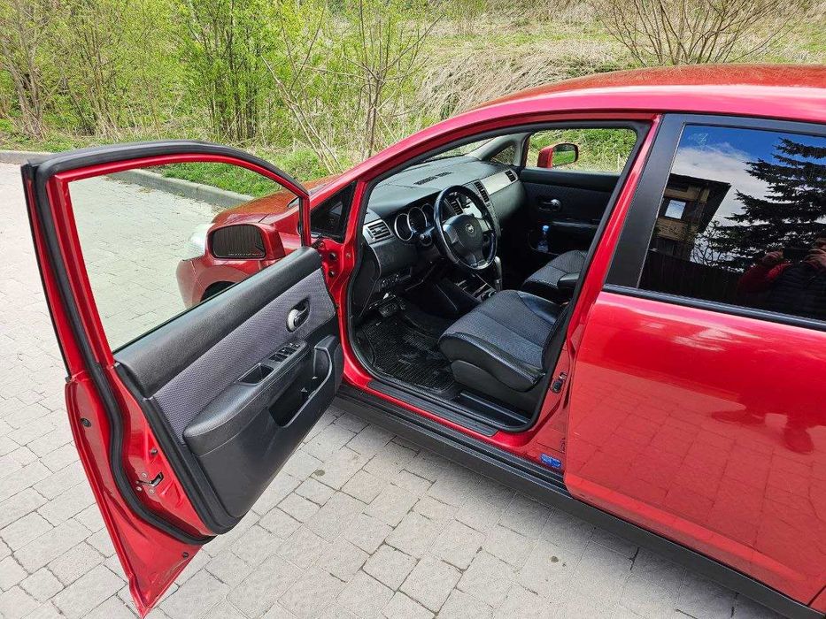 Nissan Tiida 2008 року
