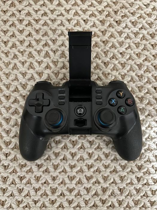 Геймпад універсальний iPega PG-9156
Грав з ним через програму Shooting