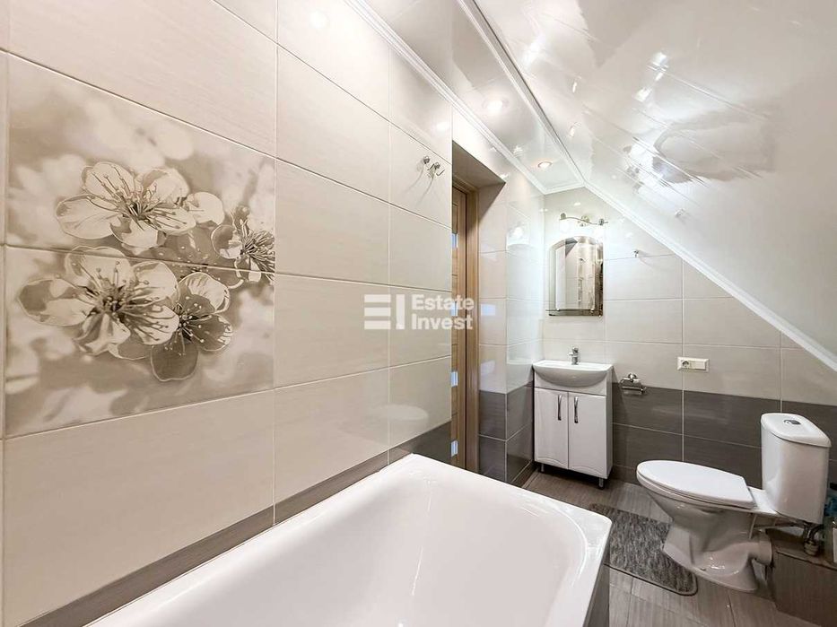Продам 2 поверховий будинок у с. Тернова, вул. Лугова, 1