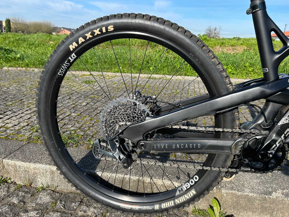 Bicicleta YT Jeffsy 29" Core 3 carbono suspensão total