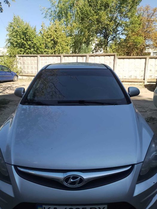 Авто Hyundai (газ -бензин) 2011 рік Терміново