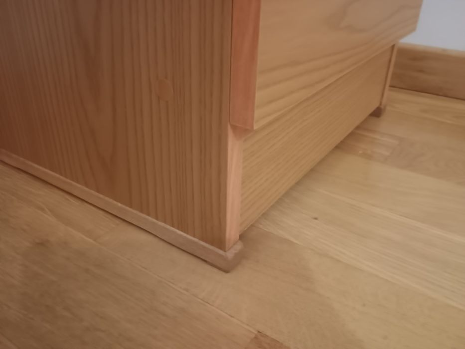 Приліжкова тумба,  тумбучка