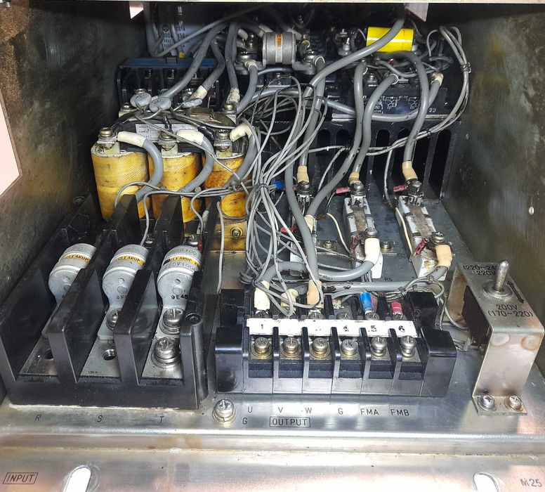 Fanuc A06B-6044-H009 Servo Drive para Spindle