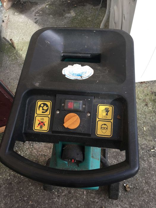 Rębak rozdrabniacz do gałęzi Bosch   ATX 2000