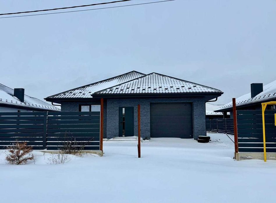 Продам  будинок Американку з гаражем, з земельною ділянкою!!