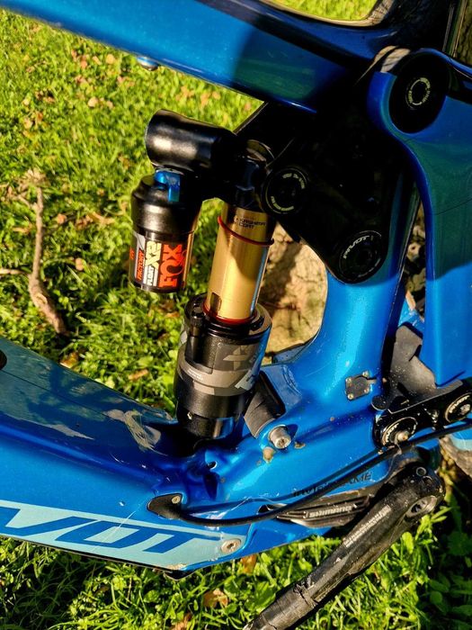 Bicicleta eletrica Pivot Shuttle LT 160mm