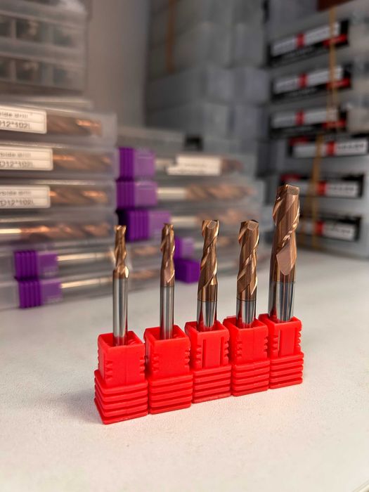 Frez węglikowy, powlekany, fi 8 x 8 x 60, do stali, 60 HRC, dwupiórowy