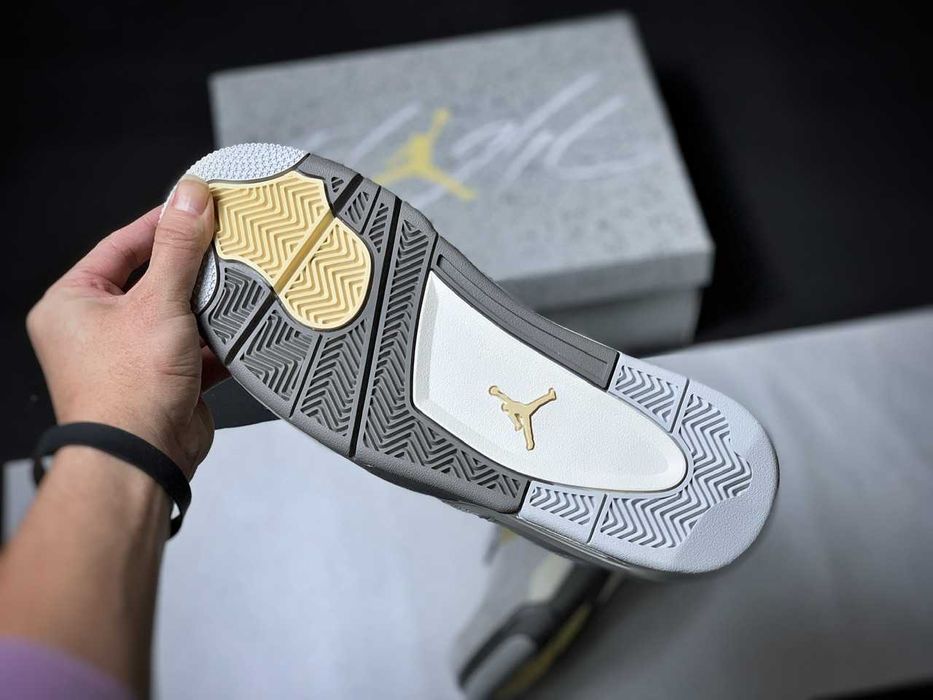 Jordan 4 Photon Dust