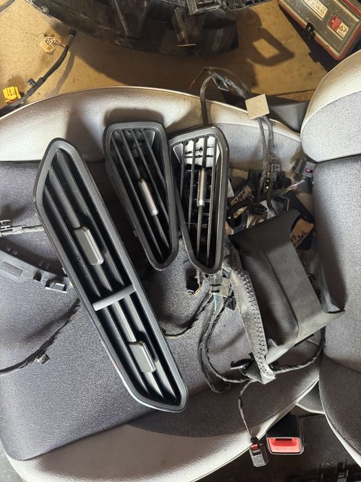 Панель id 3  бардачок деталі панелі салона