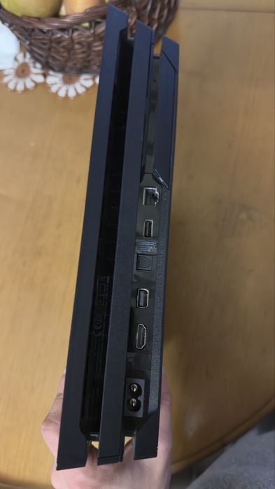 Ps4 Pro 1T nova
