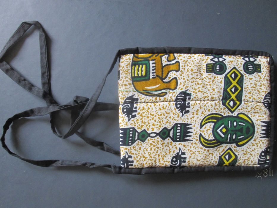 Bolsa de ombro em pano africano - artesanato tradicional de Cabo Verde