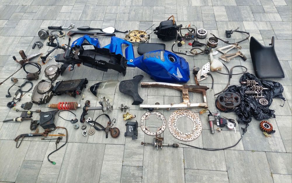 Honda cbr 125 tarcza ślimak sprzęgło szyba wahacz rozrusznik alternato