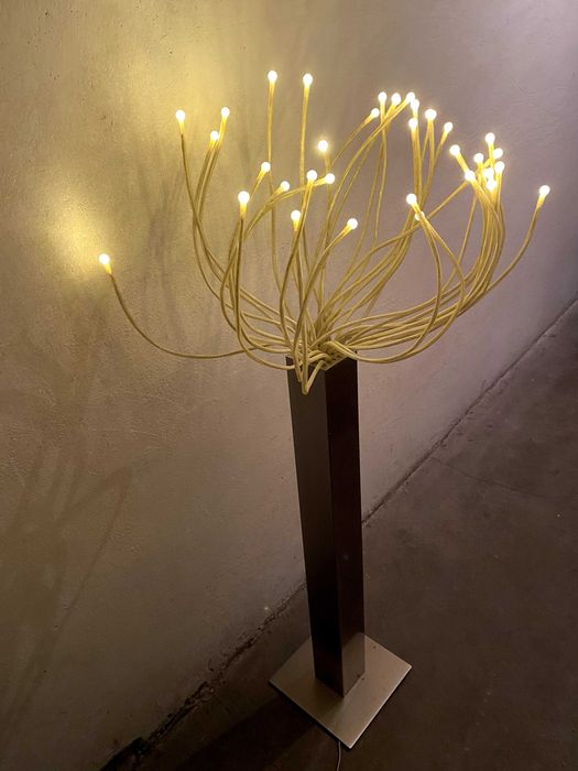 Sprzedam lampę stojącą LED – design „fajerwerk"