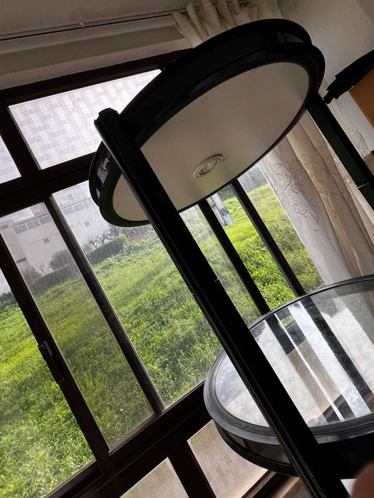 Estante Redonda C/Foco de Luz