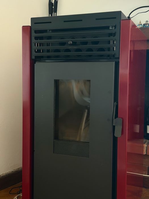 Salamandra a pellets com tubagem