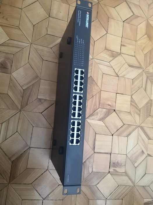 Switch Rack 1U Intellinet 520416 24 portowy 10/100Mbit
