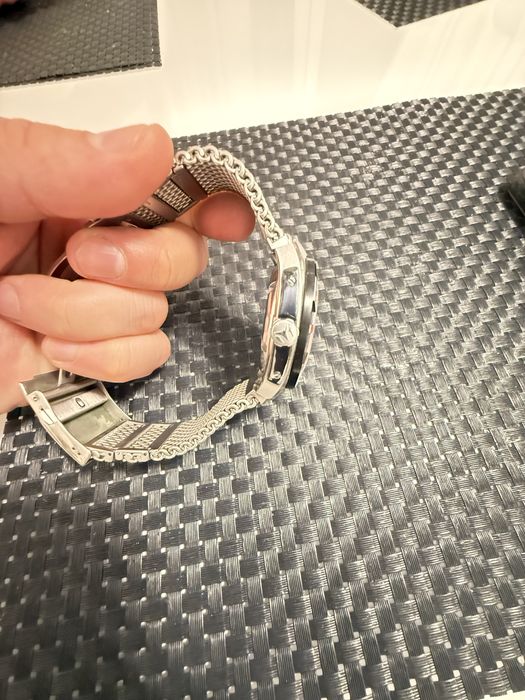 Продам надійний годинник