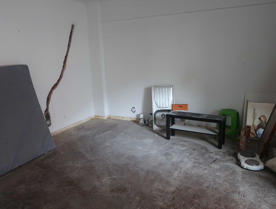 Magnífico T0 em Remodelação Total, junto à Estação do Cacém