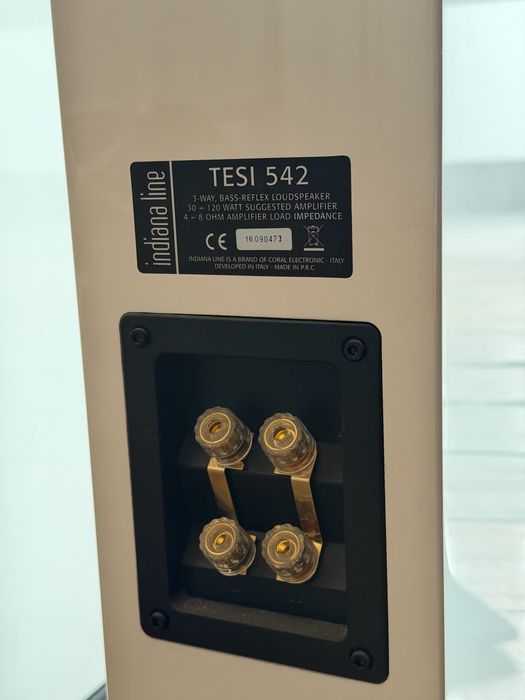 Par de colunas Indiana Line TESI 542 (3 vias, bass‑reflex, 30–120 W)