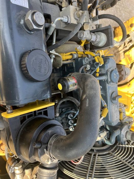 Ремонт мотора екскаватора погрущика kubota yanmar perkins jsb bobcat