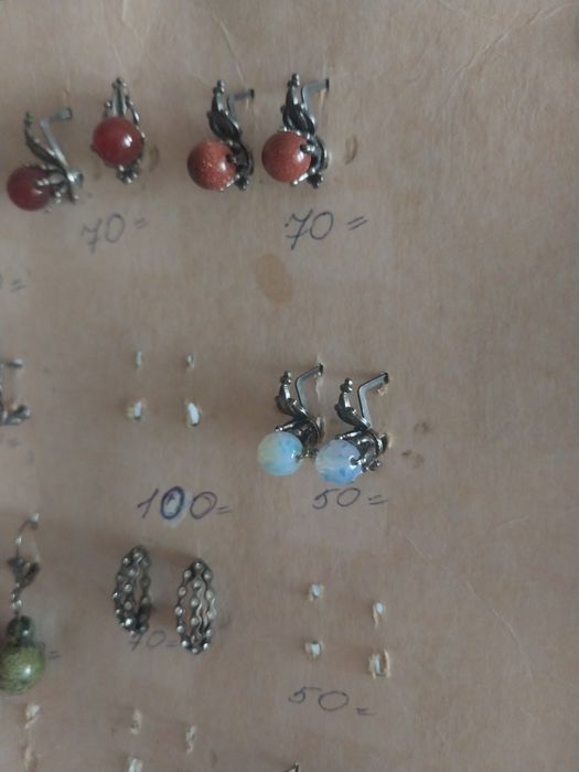 Разные серьги сережки по 200, 250 и 300 грн