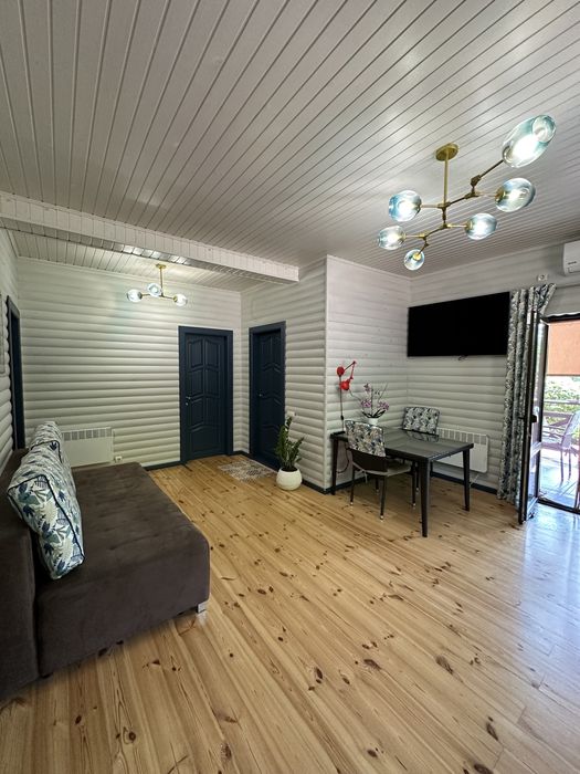 Будинок, с.Лука, поруч Білогородка, Бобриця, Музиці