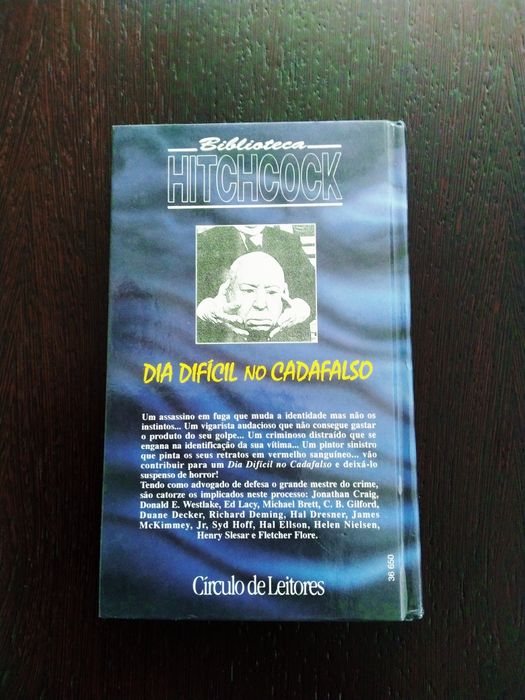 Dia difícil no cadafalso de Alfred Hitchcock .  Livro de capa dura