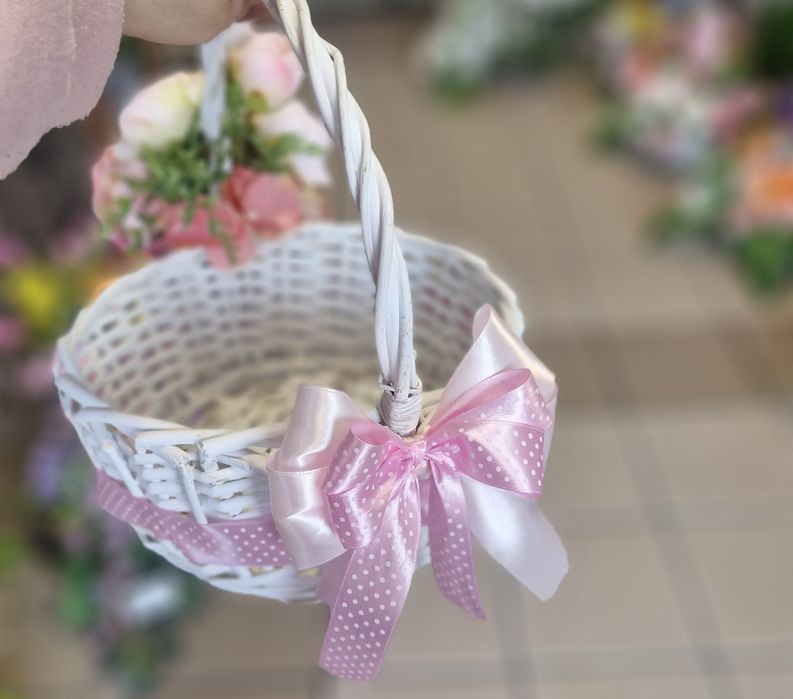 Pięknie zdobiony koszyk