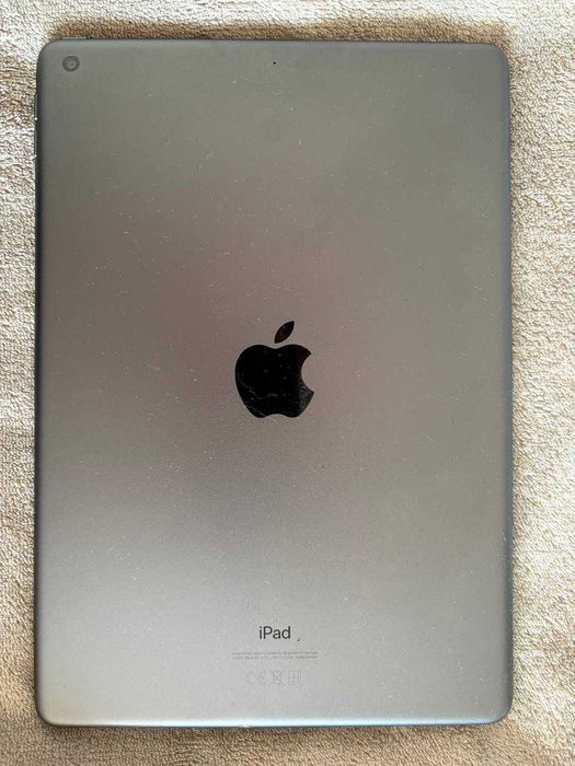 sprzedam iPad 9 generacji (2021) + etui Spigen + słuchawki AirPods (1 generacji) + Apple Pencil